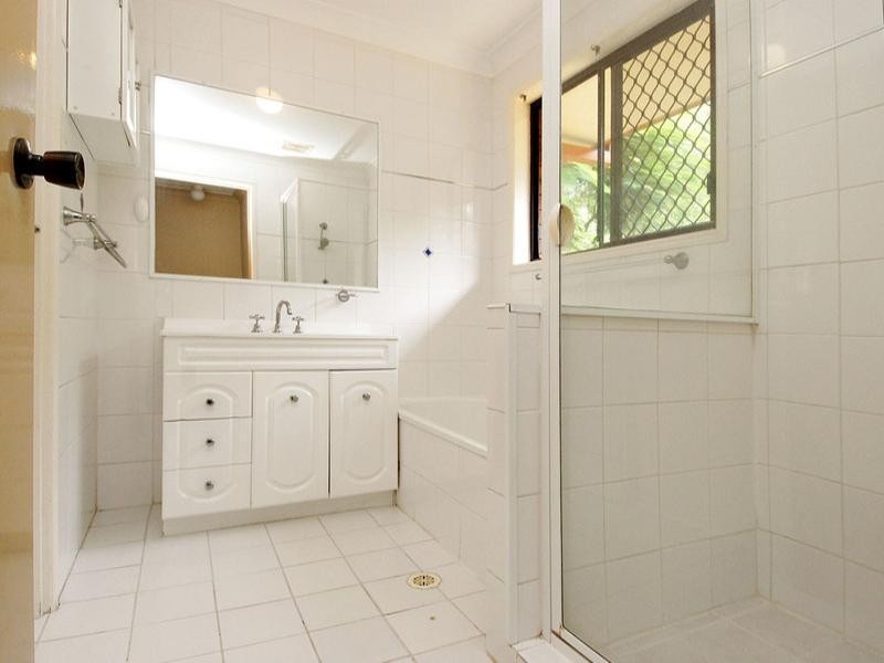 1/14 Burwood Court, Labrador QLD 4215