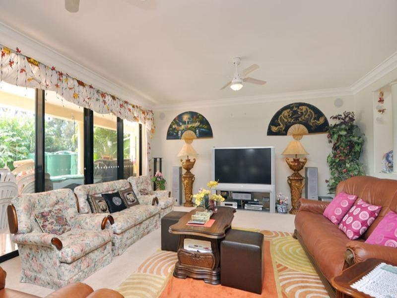 Hope Island QLD 4212