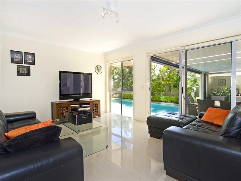 132 Morala Avenue, Runaway Bay QLD 4216