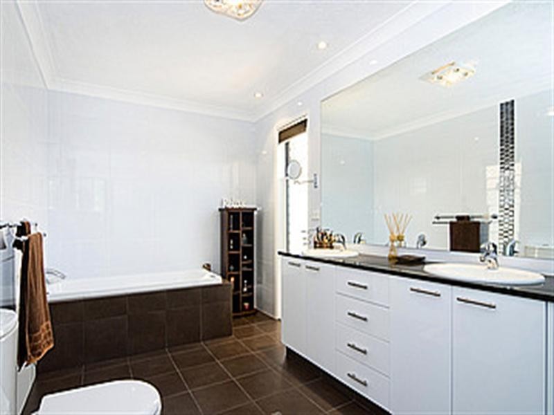 132 Morala Avenue, Runaway Bay QLD 4216