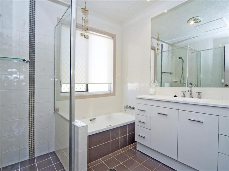 132 Morala Avenue, Runaway Bay QLD 4216