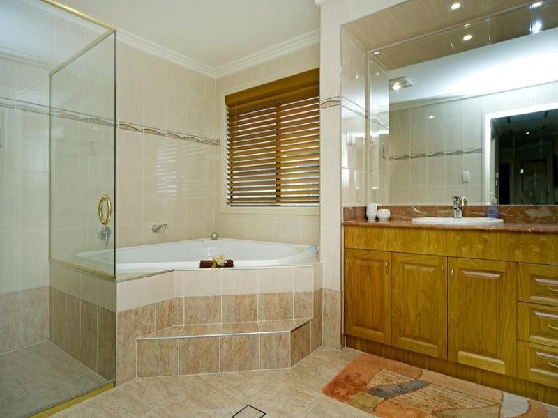 19 Mandolin Avenue, Hope Island QLD 4212