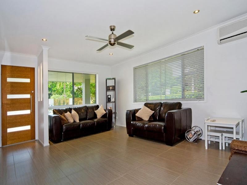 14 Deagon Drive, Runaway Bay QLD 4216