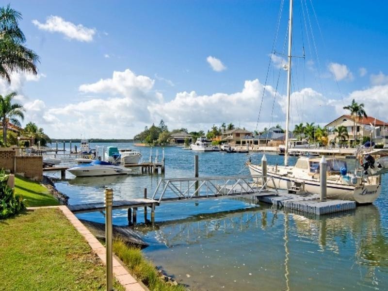 14 Markham Avenue, Runaway Bay QLD 4216