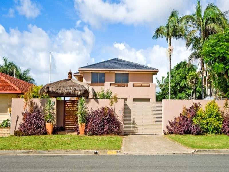 14 Markham Avenue, Runaway Bay QLD 4216