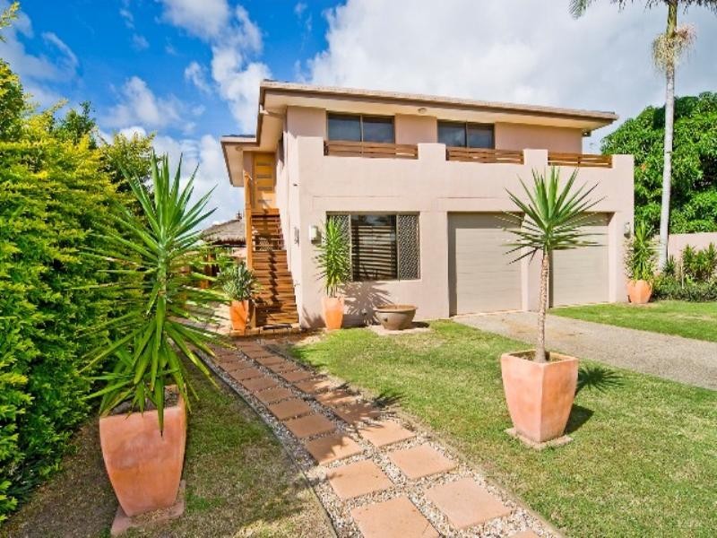 14 Markham Avenue, Runaway Bay QLD 4216