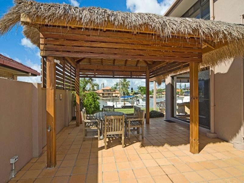 14 Markham Avenue, Runaway Bay QLD 4216