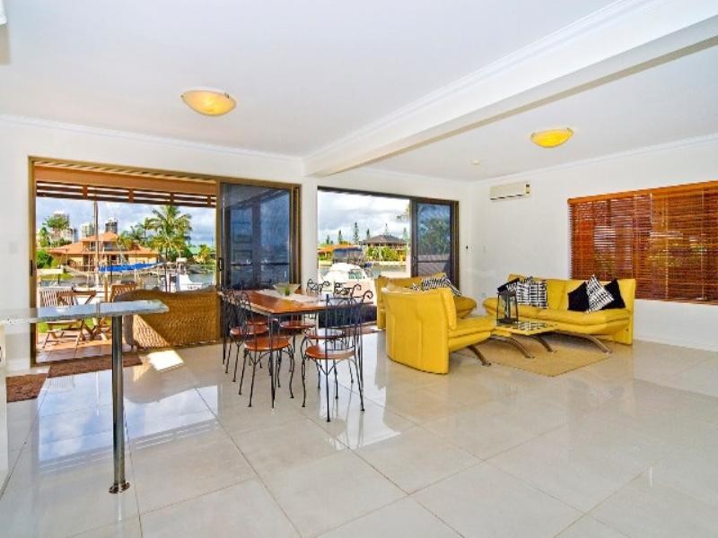 14 Markham Avenue, Runaway Bay QLD 4216