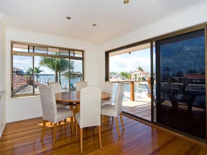14 Markham Avenue, Runaway Bay QLD 4216