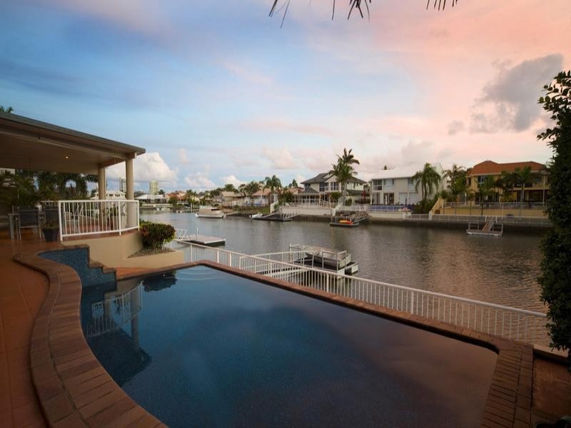 123 Sundance Way, Runaway Bay QLD 4216