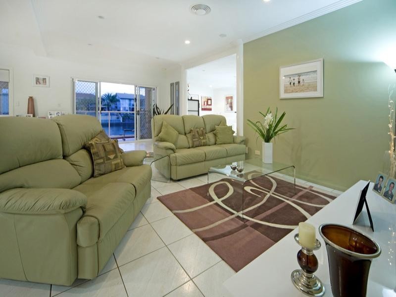 123 Sundance Way, Runaway Bay QLD 4216