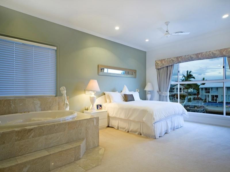 123 Sundance Way, Runaway Bay QLD 4216
