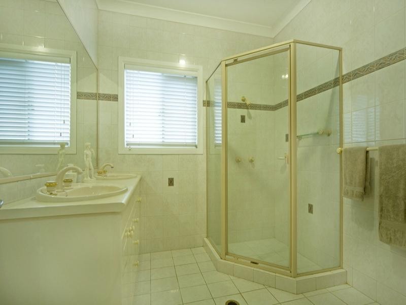 123 Sundance Way, Runaway Bay QLD 4216