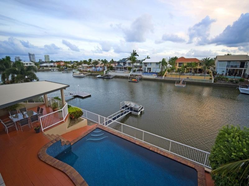 123 Sundance Way, Runaway Bay QLD 4216