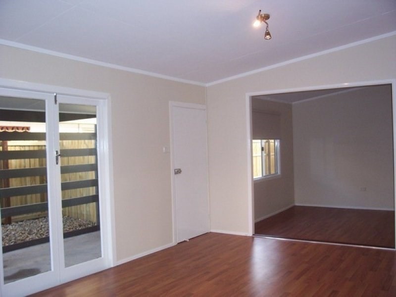 13 Centenary Drive, Hollywell QLD 4216