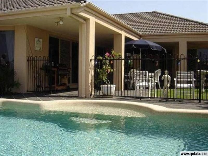 15 Chesterfield Place, Runaway Bay QLD 4216