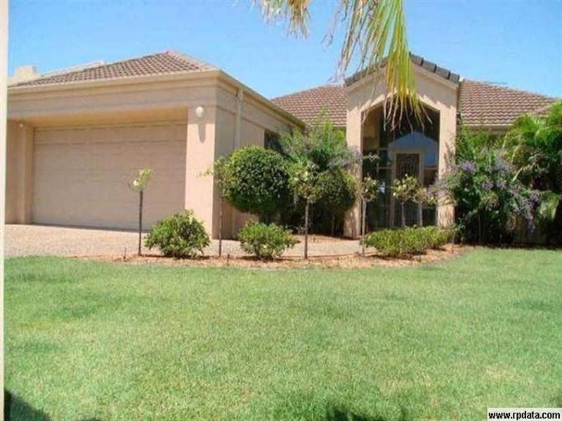 15 Chesterfield Place, Runaway Bay QLD 4216