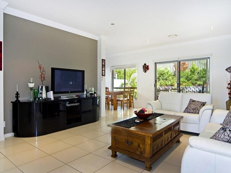 1/64 Compass, Biggera Waters QLD 4216