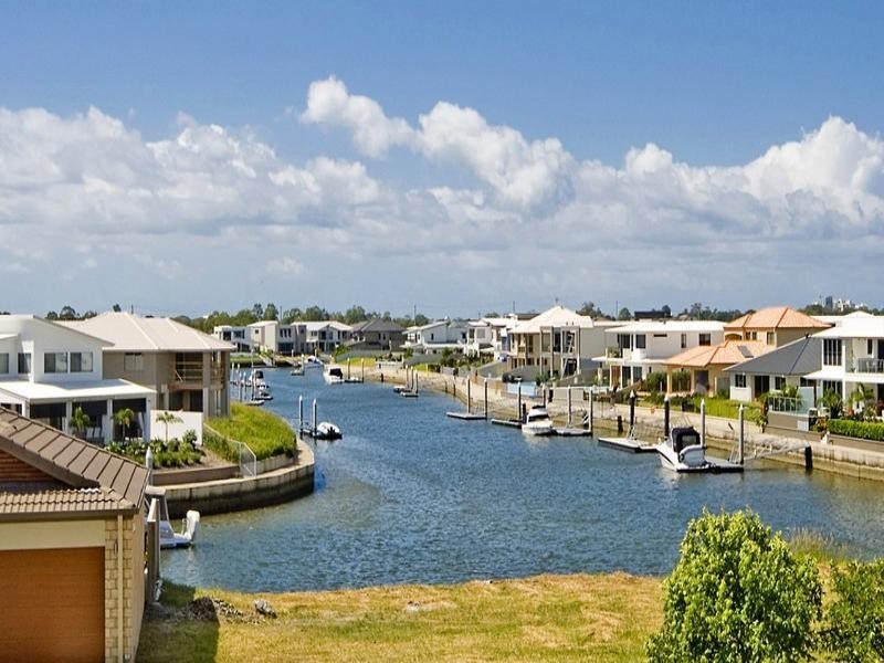 1/64 Compass, Biggera Waters QLD 4216