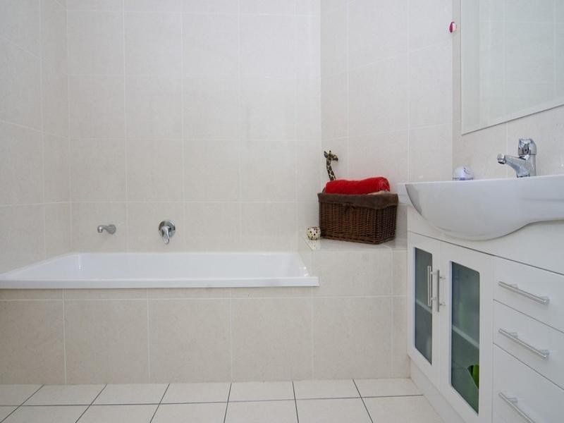 1/64 Compass, Biggera Waters QLD 4216