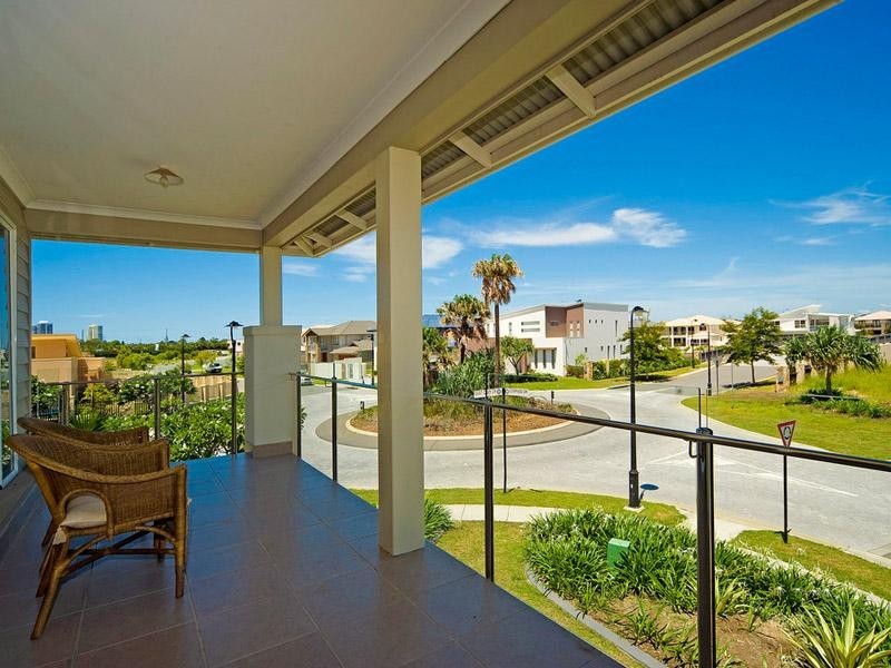 110 Compass Drive, Biggera Waters QLD 4216