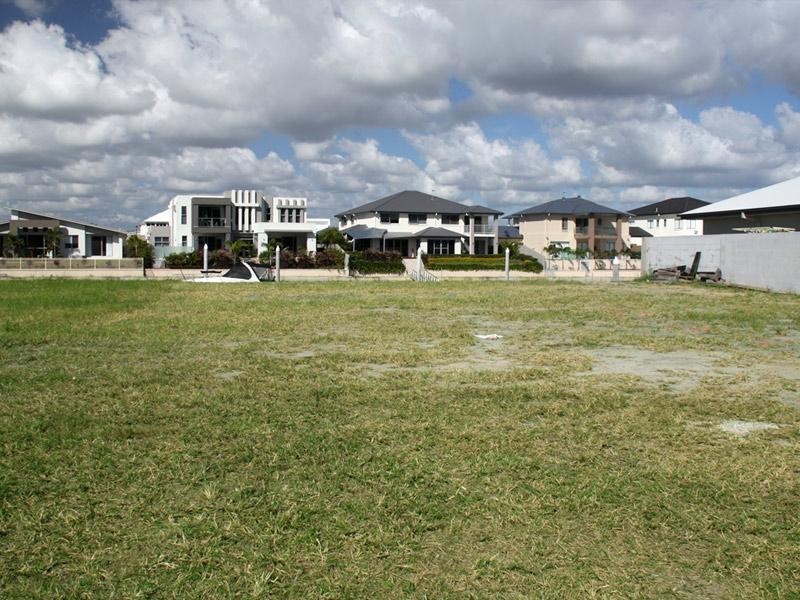 105 Compass Drive, Biggera Waters QLD 4216