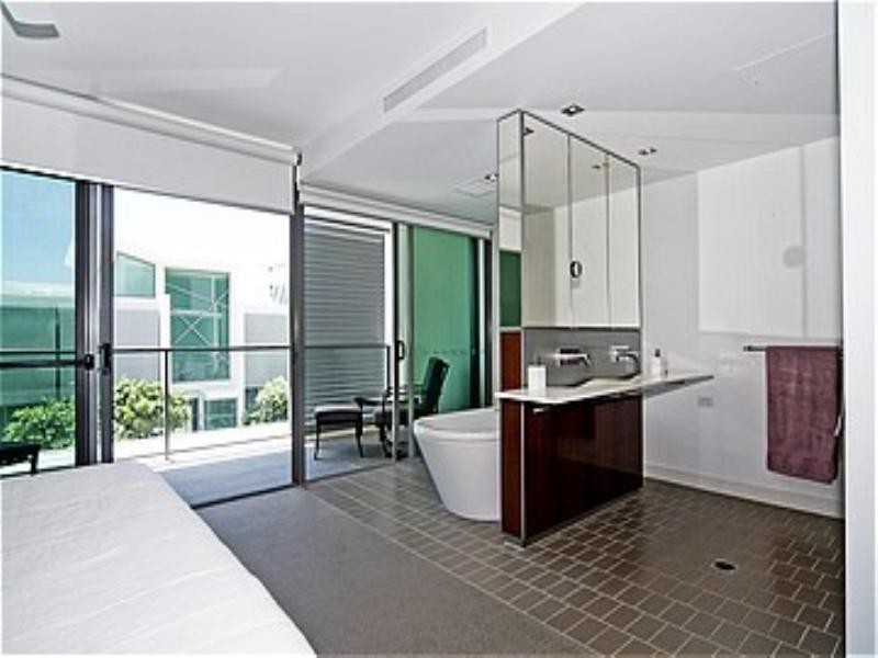 2108 Marine Precinct East, Paradise Point QLD 4216