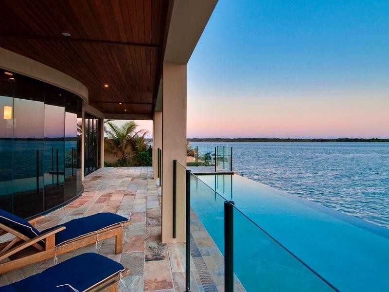 27 King Arthurs Court, Paradise Point QLD 4216