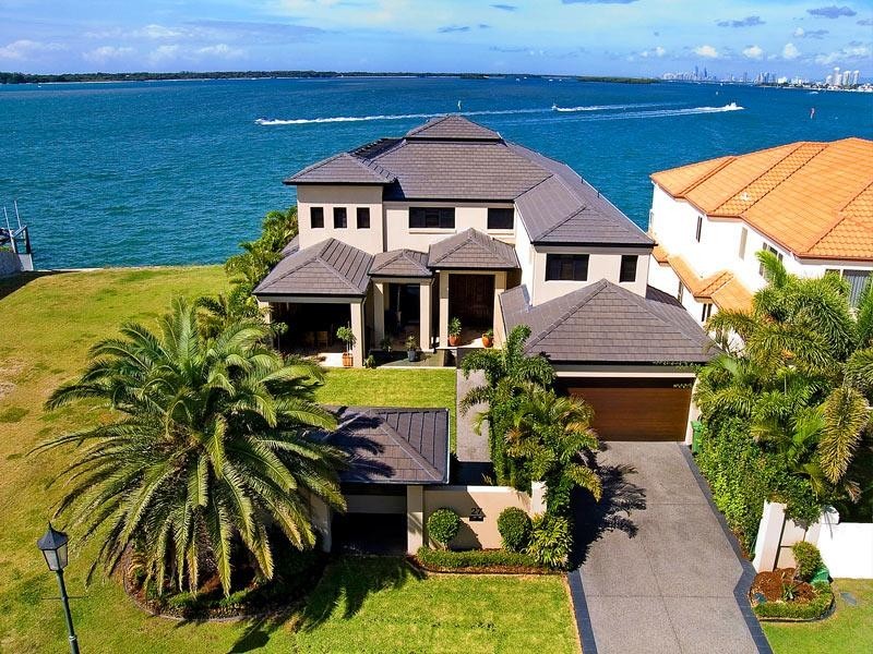 27 King Arthurs Court, Paradise Point QLD 4216