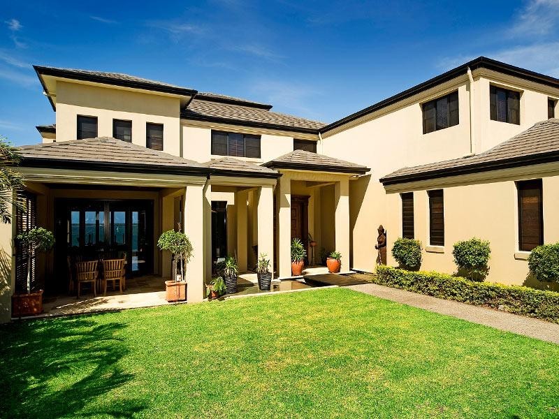 27 King Arthurs Court, Paradise Point QLD 4216