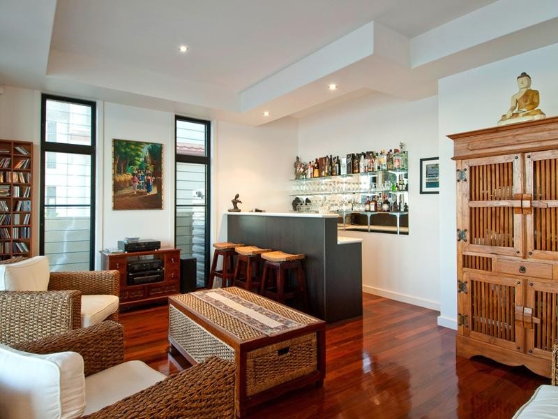 27 King Arthurs Court, Paradise Point QLD 4216