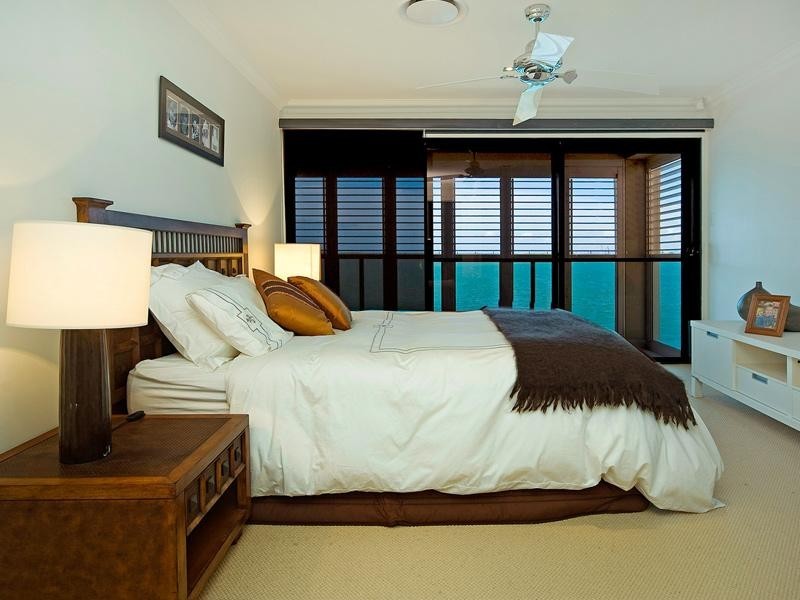 27 King Arthurs Court, Paradise Point QLD 4216