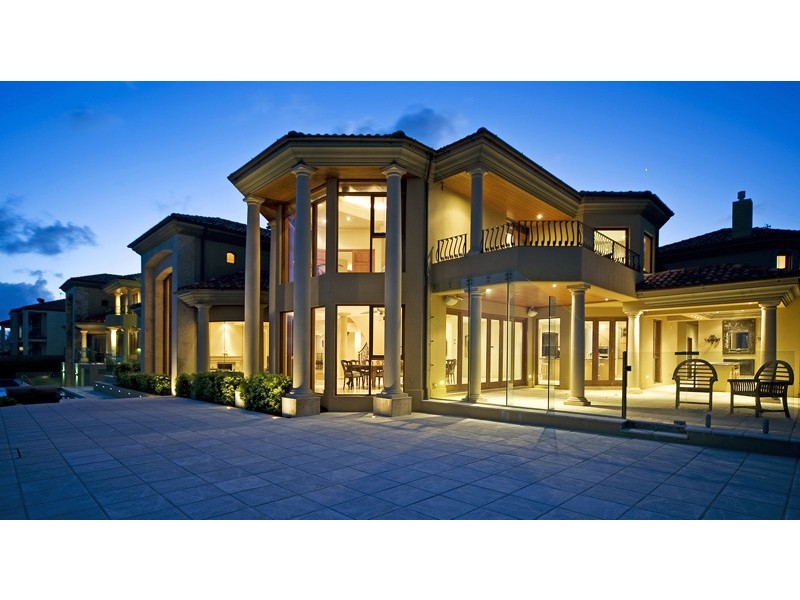 3 Sir Lancelot Close, Sovereign Islands QLD 4216