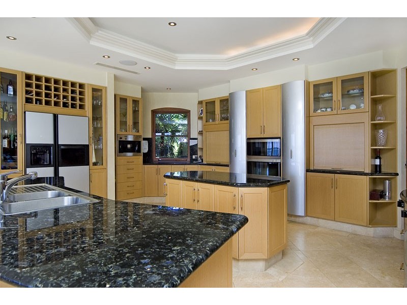 3 Sir Lancelot Close, Sovereign Islands QLD 4216