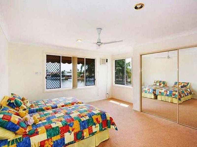 2 Sundance Way, Runaway Bay QLD 4216