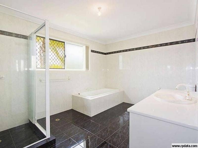 2 Sundance Way, Runaway Bay QLD 4216