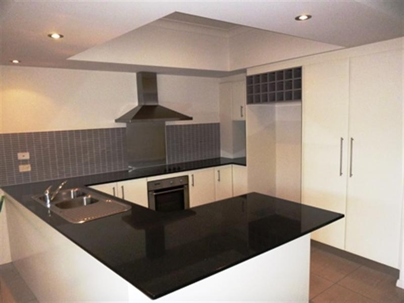 1/44 Bayview Street, Runaway Bay QLD 4216