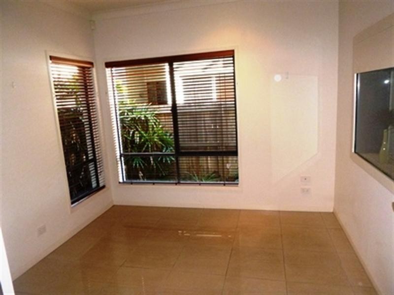 1/44 Bayview Street, Runaway Bay QLD 4216