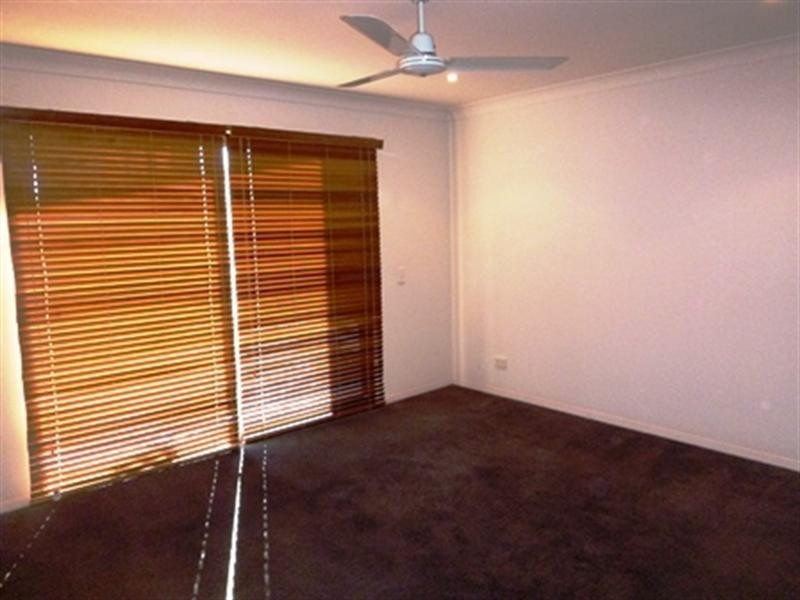 1/44 Bayview Street, Runaway Bay QLD 4216