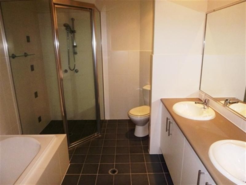 1/44 Bayview Street, Runaway Bay QLD 4216