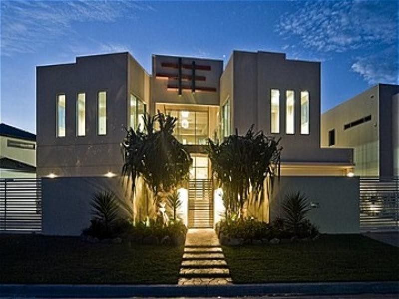 33 Royal Albert Crescent, Paradise Point QLD 4216