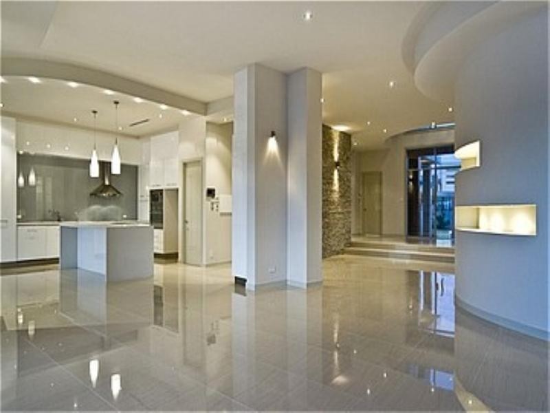 33 Royal Albert Crescent, Paradise Point QLD 4216