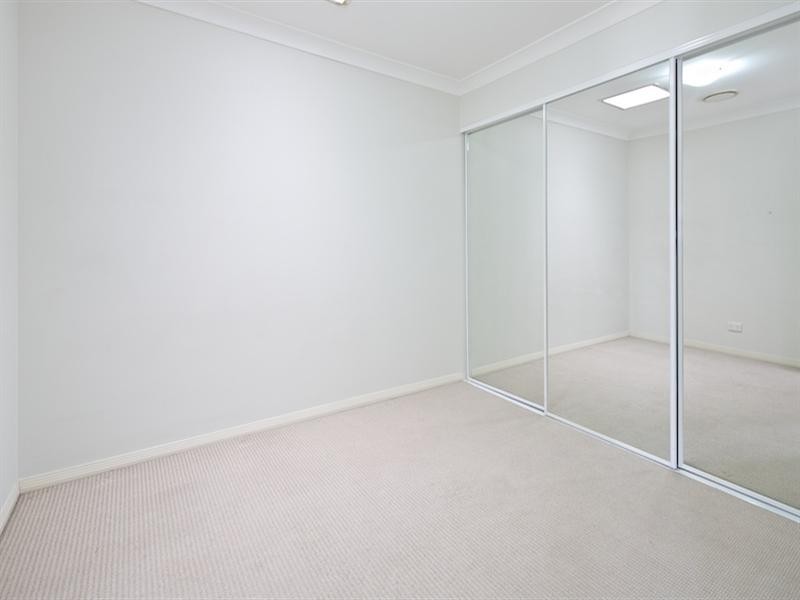 2/48 Vaggelas Crescent, Biggera Waters QLD 4216