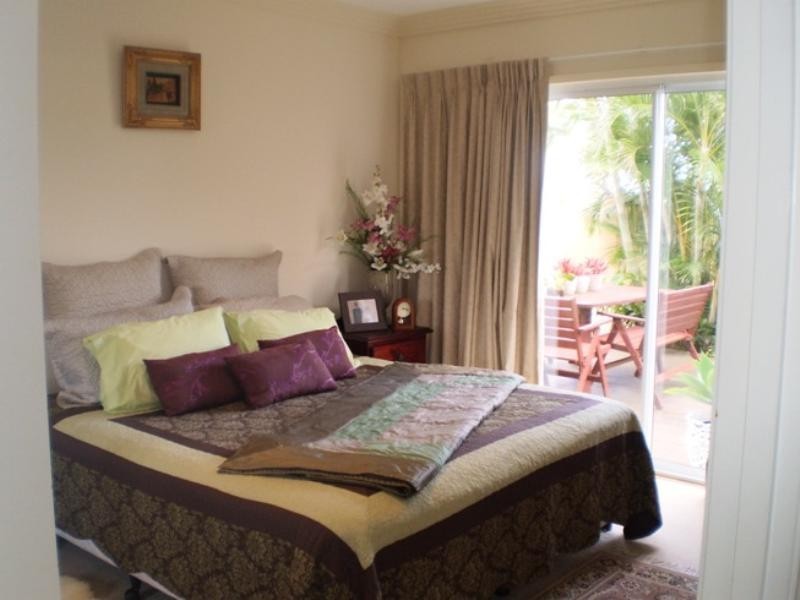 Paradise Point QLD 4216