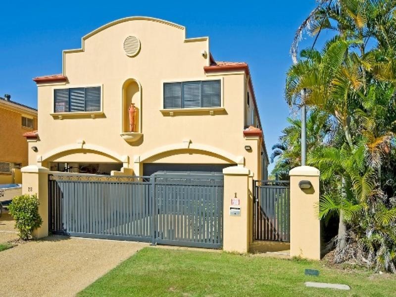 1/28 Vaggelas Crescent, Biggera Waters QLD 4216