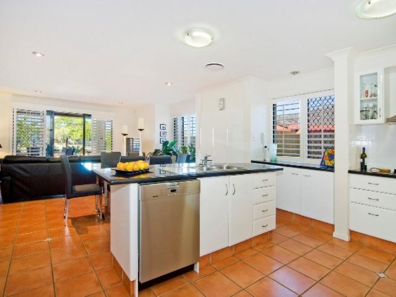 1/28 Vaggelas Crescent, Biggera Waters QLD 4216
