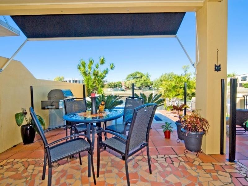 1/28 Vaggelas Crescent, Biggera Waters QLD 4216