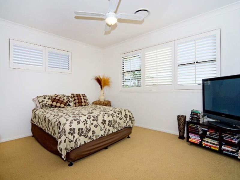 1/28 Vaggelas Crescent, Biggera Waters QLD 4216