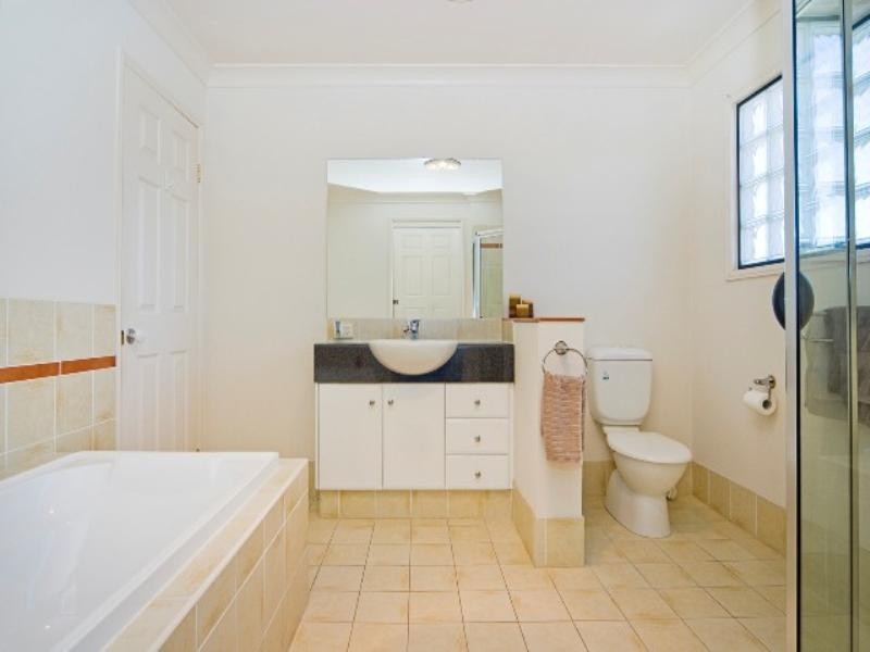 1/28 Vaggelas Crescent, Biggera Waters QLD 4216