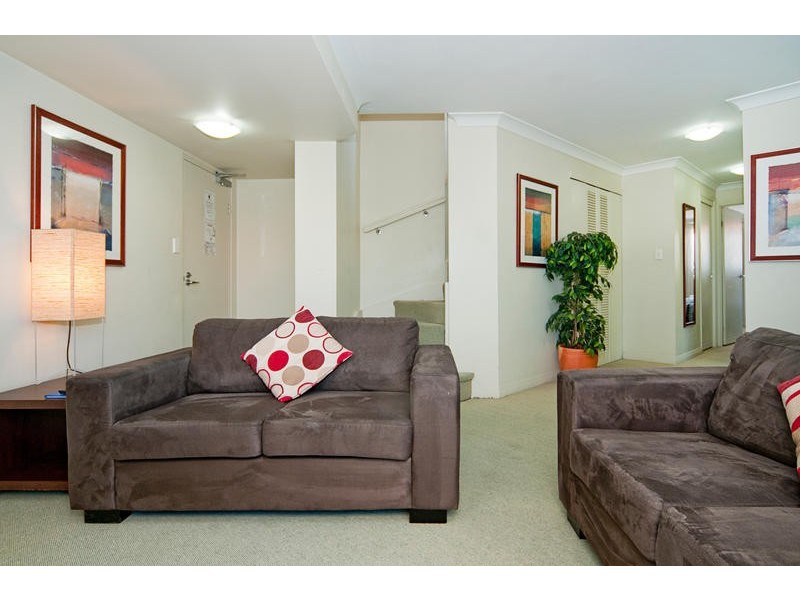 301/392 Marine Parade “Sandcastles”, Labrador QLD 4215